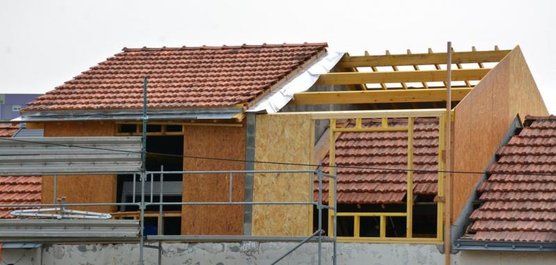 Quels travaux implique une sur&eacute;l&eacute;vation de maison &agrave; Jou&eacute;-l&egrave;s-Tours ?